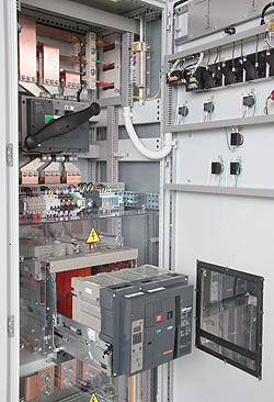 РУ-0,4к: автоматический выключатель в выкаченном положении